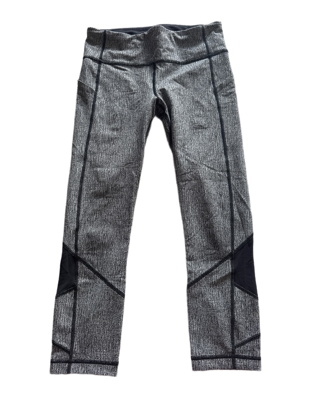 Lululemon cropped textured legging with mesh panels size 6